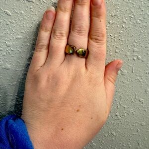 Evie women’s smart ring + charger